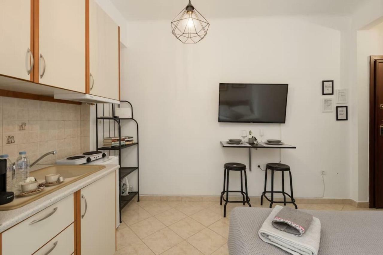Central Studio! Fiber Wifi, Ac, Private, Self Check-In! Солун Екстериор снимка