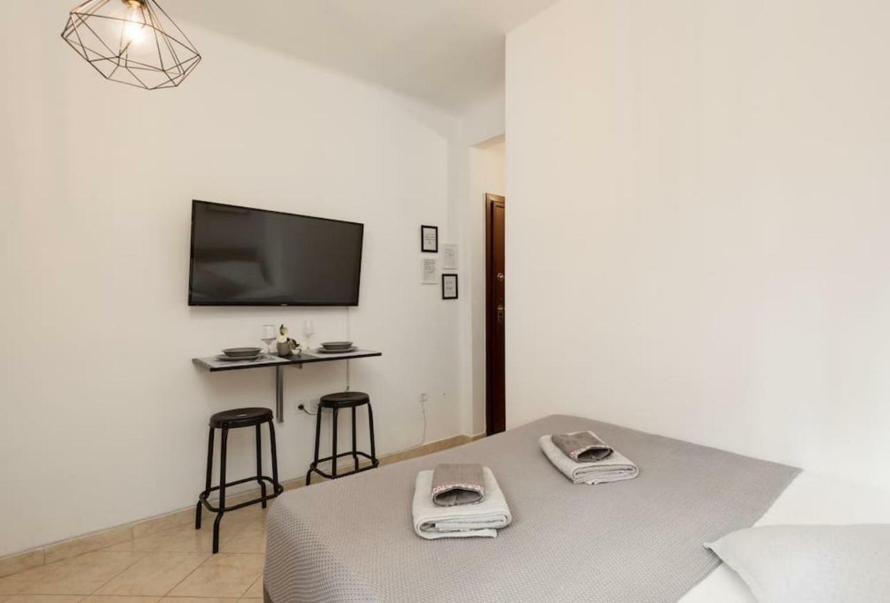 Central Studio! Fiber Wifi, Ac, Private, Self Check-In! Солун Екстериор снимка