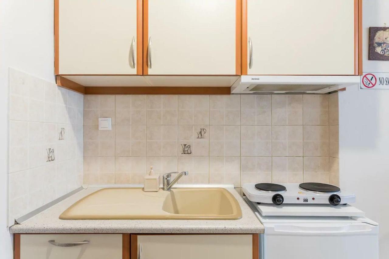 Central Studio! Fiber Wifi, Ac, Private, Self Check-In! Солун Екстериор снимка